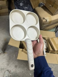 مقلاة بيض • ٤ أقسام • توصيل