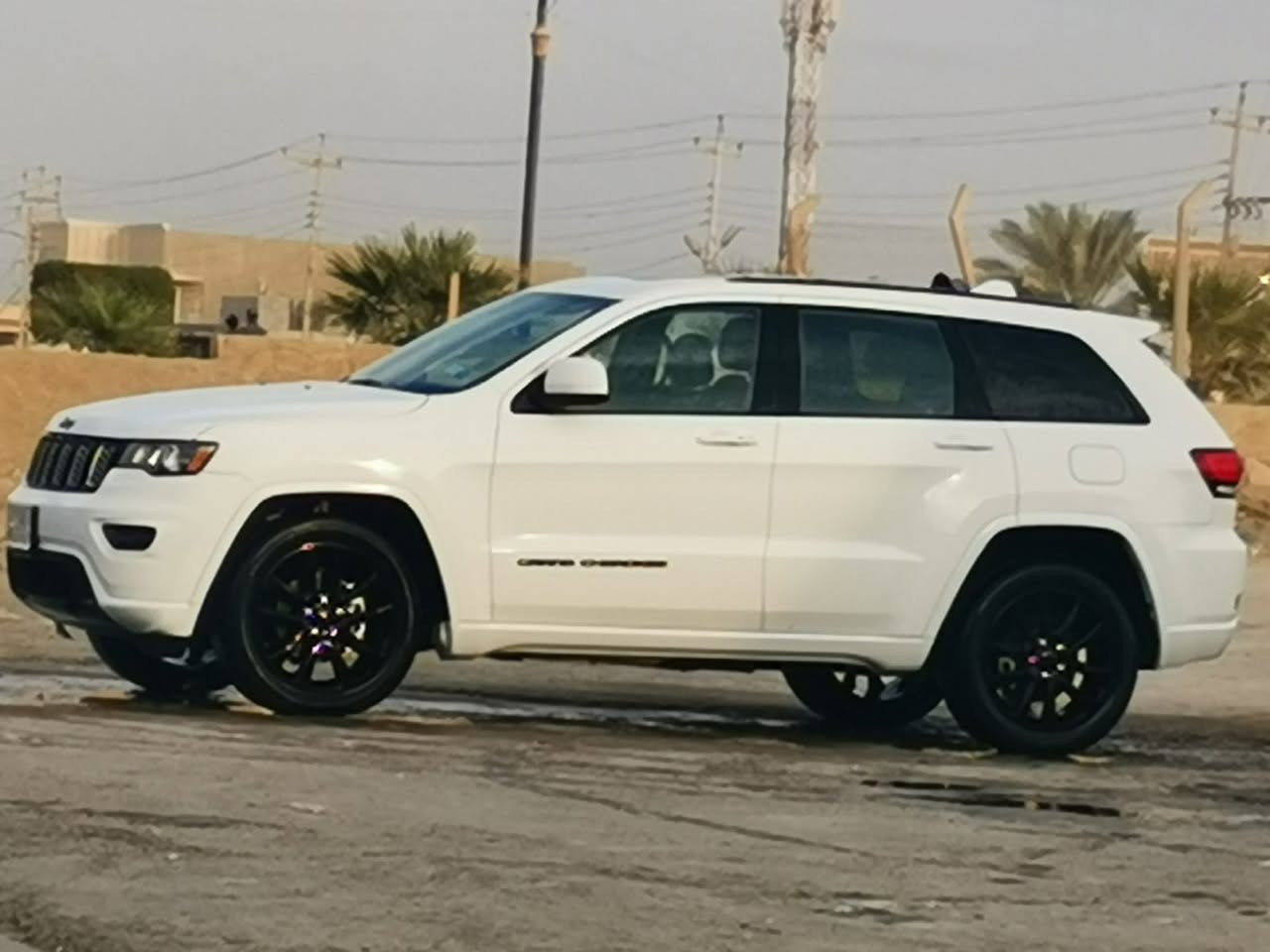 جيب كراند شيروكي  ( ليمتدد )
فول مواصفات 6 سلندر فورويل بارنوما -2020

🟩 السعر  _ 27000 بيها مجال بسيط 

باسمي- معوقين -بعد ٤ اشهر تتحول حرة.

-مكينه 6 سلندر 3600

ماشية ١١٥ الف ميل 

 السيارة جديدة 

حادثها موضح بالصورة  وباسمي استوردتها،

 - سلايت

- فور ويل  

-كشنات جلد اماميه تدفئه تبريد والخلفيه تدفئه

-كشنات اماميه كهرباء +خزن ميموري ستيرن وكشن السائق

-بصمه تشغيل وابواب وتشغيل عن بعد 

-اطفاء ذاتي عند الوقوف في الازدحام

-نضام اقتصاد البانزين

-دفع رباعي 4*4

-شاشه تدعم كار بلي

-جنطه كهرباء

-فتحه (بانوراما طكتين)

-تدفئه بلستيرن ونضام تعتيم بلمري

-سماعات محيطيه

-نضام سبورت +مانع انزلاق

-حساس امامي خلفي +رادار خلفي

-شاشة كبيرة مع كامرة خلفية ومواصفات كثيرة

-بيها صبغ جاملغ وباب عكس السايق، وكلير للمتبقي

رقم انبار والك الفحص باي مكان


**إذا كنت صاحب هذا الإعلان وتريد حذفه لأي سبب، رجاءا أرسل رسالة إلى الدعم الفني**