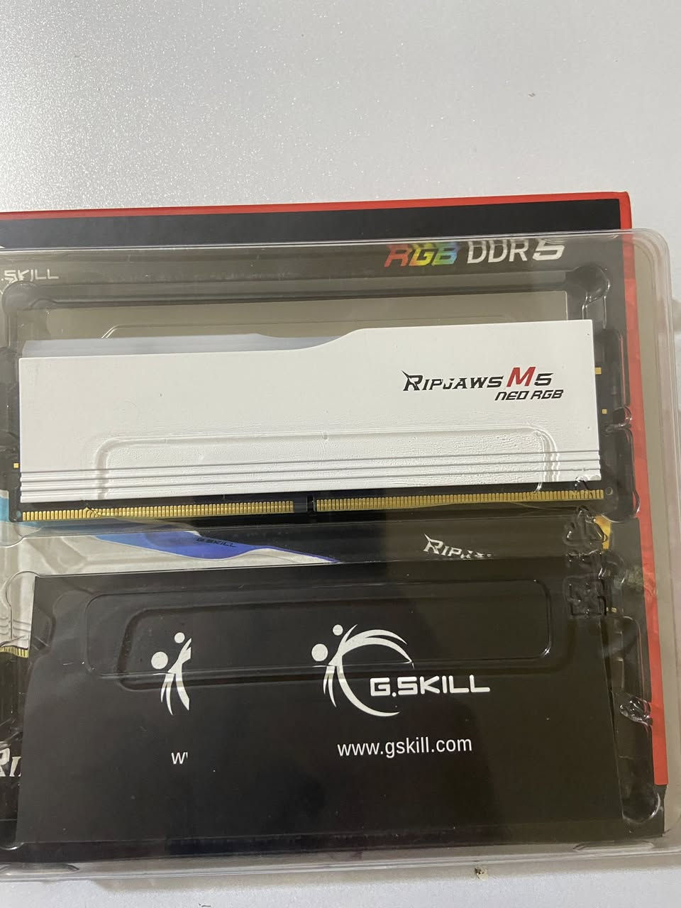السلام عليكم
رام للبيع
G.Skill Ripjaws M5 Neo RGB DDR5 16GB White

Speed: 6000MHz


**إذا كنت صاحب هذا الإعلان وتريد حذفه لأي سبب، رجاءا أرسل رسالة إلى الدعم الفني**