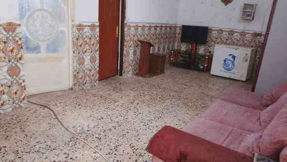 دار للايجار  المساحه :225 متر 
ايجاره 200 الف ... 
محتويات البيت غرفتين وصاله وستقبال ومطبخ وحمام تواليت خارجي وداخلي..الموقع شارع المطار خلف المخازن قرب معرض النجف الدولي
للاستفسار *********** 
امانه كلوله من طرف علي علي
