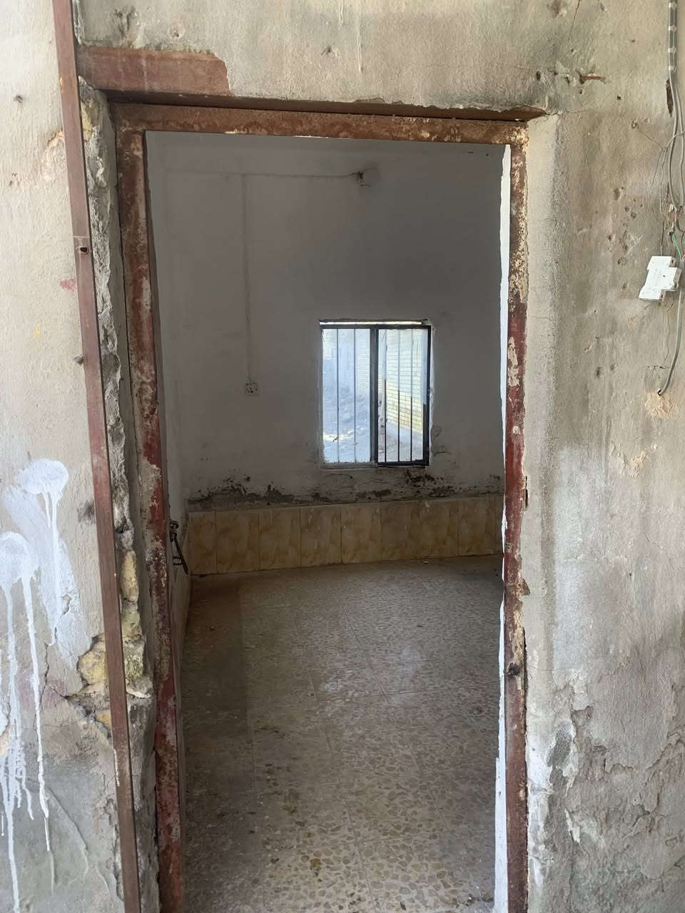 مشتمل للايجار مال نفرين يبعد عن مستشفى التركي مسافه قليله  كامل مكمل مابيه اي نقص تبليط من بابك لباب مستشفى التركي  تجي وشوف بعينك -***********
