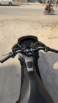 للبيع Pcx جيل ثالث مثل ما موضح بالصوره دراجه نظيفه كلش   محرك 125cc يا...