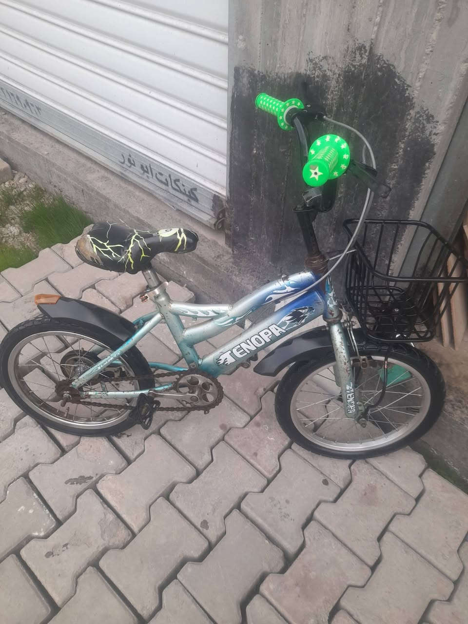 السلام عليكم 
متاح باسكلات حجم ١٦ رياضي كلش نظيف ٣٥ الف والاخضر حجم ١٦ نوعية أوربي كلش نظيف ٣٠ الف وردي حجم ١٢ كلش نظيف ٢٥ الف والسمائي حجم ١٢ كامل من كلشي ٢٠ الف  وباسكل ثلاث عجلات ١٠ الف 
***********
