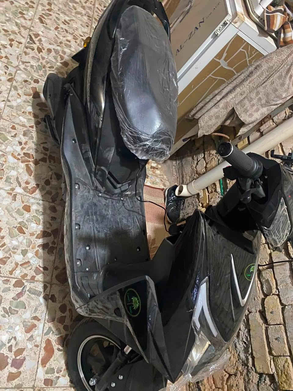 سلام عليكم دراجه ماكس شحن ٦ بطاريات دراجه حلوه ونشطه تمشيك ٣ ساعات بدون وقوف مستعجل عل بيعتها ب٧٥٠ وبيها مجال للشراي *********** اتصل 
وتشلع عيوني
