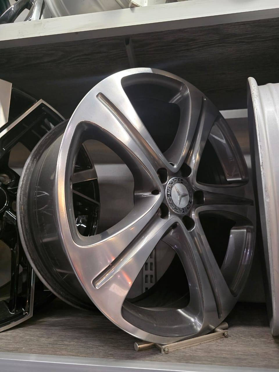 مساء الخير 
اليوم البوست لعشاق الرفاهية و السيارات المحروفة 
توفر عنا جنوط لسيارة مرسيدس Amg 
لتعرفو السعر تواصلو معنا ع بريد الصفحة او عالواتساب: 0981501517


**إذا كنت صاحب هذا الإعلان وتريد حذفه لأي سبب، رجاءا أرسل رسالة إلى الدعم الفني**
