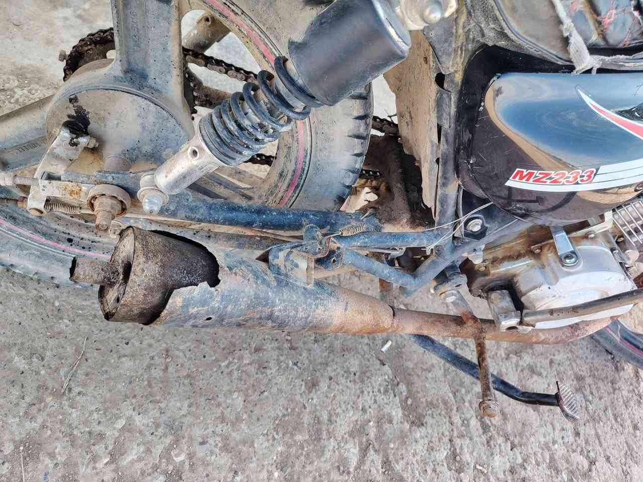 امزت ناصي للبيع موديل 15 محرك 150 السعر 350 بي مجال قليل للستفسار أتصل عل الرقم ***********
