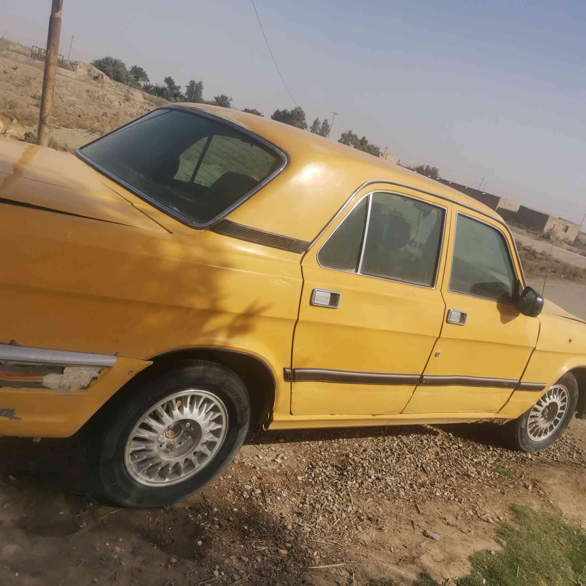 فولكه ٢٠٠٣ سنويه ساقطة عليها غرامات
سنوية عظم عاج وراعيها موجود
مكينه كير ونجي لا تنقيص وا تبخير
ضعف ب حدادية الصدر
كشرها صاحي السياره داخلها نظيف دشبول وعلامات كلها شغاله 
ابيع هل موجود تفيد مال شغل
بهذا وضعها ٢٥ ورقه بيها مجال قليل مكاني ذي قار قضاء النصر 
***********
