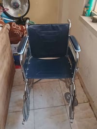 كرسي متحرك • مستعمل فترة قصيرة • تواصل عالخاص