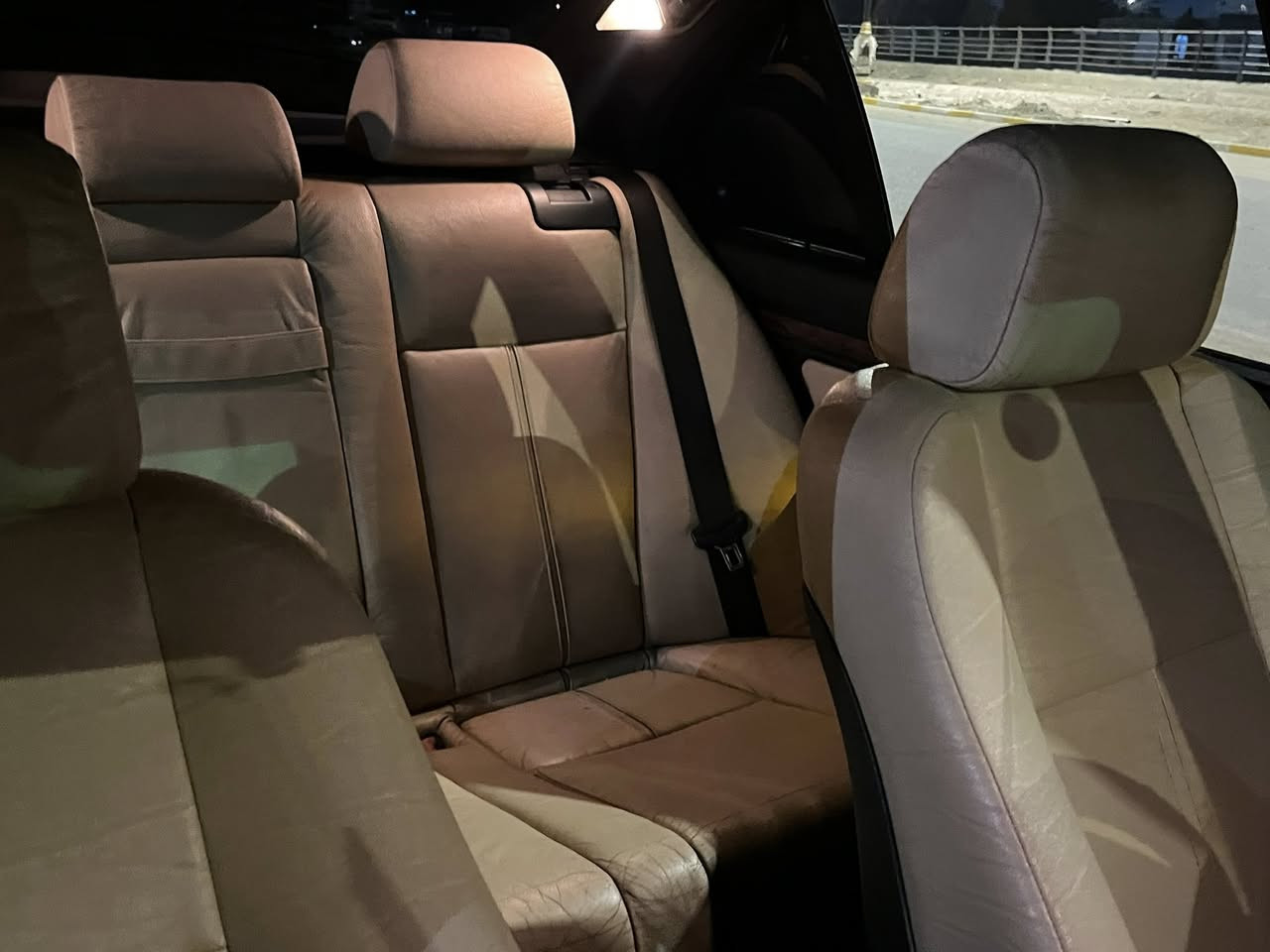 صقر  528
موديل. 2000
رقم اربيل دولي 
كفاله من اي ضربه 
السعر ١١٠ 
عنوان الدوانيه 
***********
