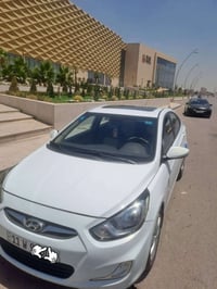سياره اكسنت خليجي  موديل 2014 سياره كلش نظيفه مكفولة من الصبغ بيه شويه...