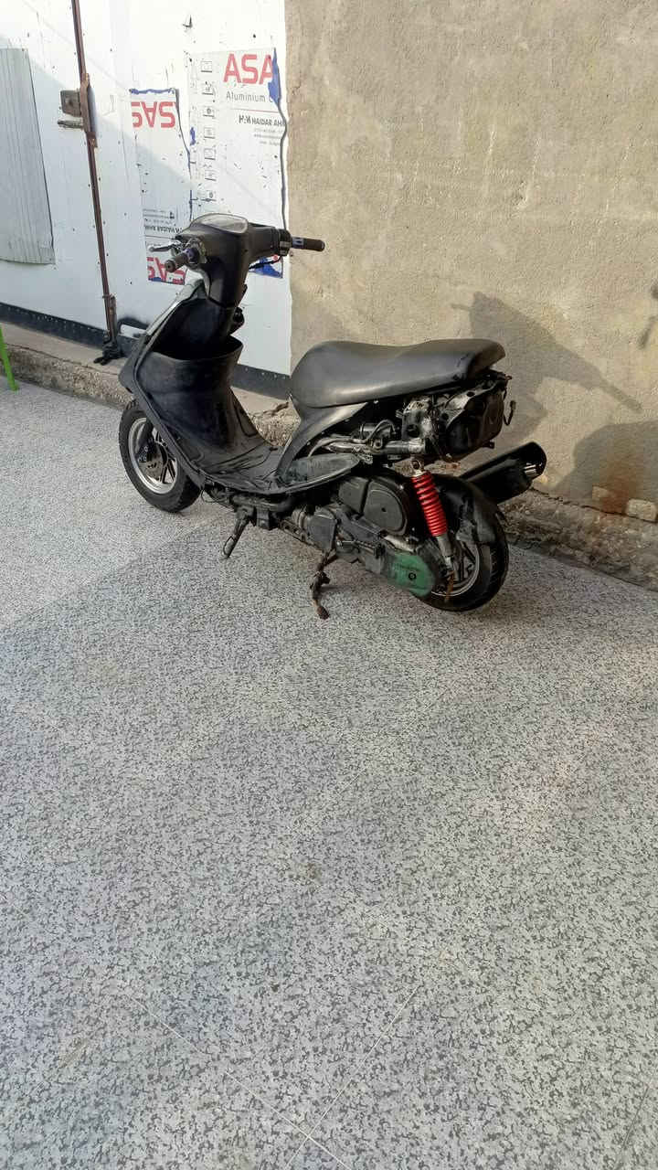 سلام عليكم . دراجه ماكس عدله حربيه غراضه بل كامل موجوده شرط نكره سلف و هندر دراجه جديده وما عوزه شي كهربائيات شغاله بل كامل مكينه مفتوحه و ناعمه و حلوه و سعر مناسب مكان ناصريه سوك شيوخ الرقم ‏‪***********‬‏
