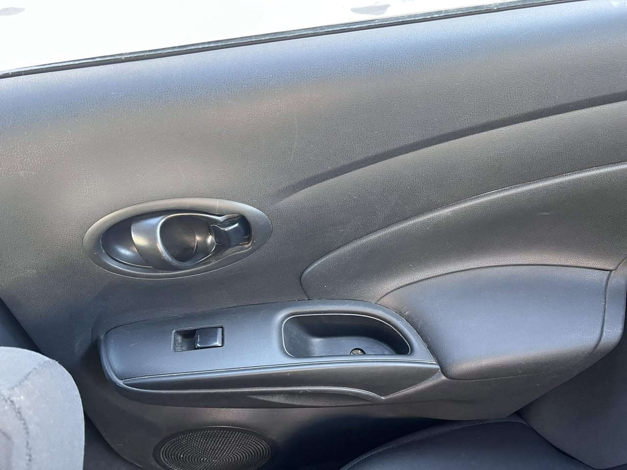 السلام عليكم
نيسان سني موديل 2023 

السيارة نظيفة  وكلش حلوة تبريد قطعتين وكامرة خلفية واشاير بالمري وسنتر لوك و جامات كهربائية ويدات مال باب نيكل سيارة اعلى مواصفات سني من باركود 

ماشية 73 الف فقط

السيارة ضررها خشم البنيد صبغ وبارد بالجاملغ الخلفي الايمن والامامي الايمن

العنوان بغداد الشعلة

السعر 108

***********
