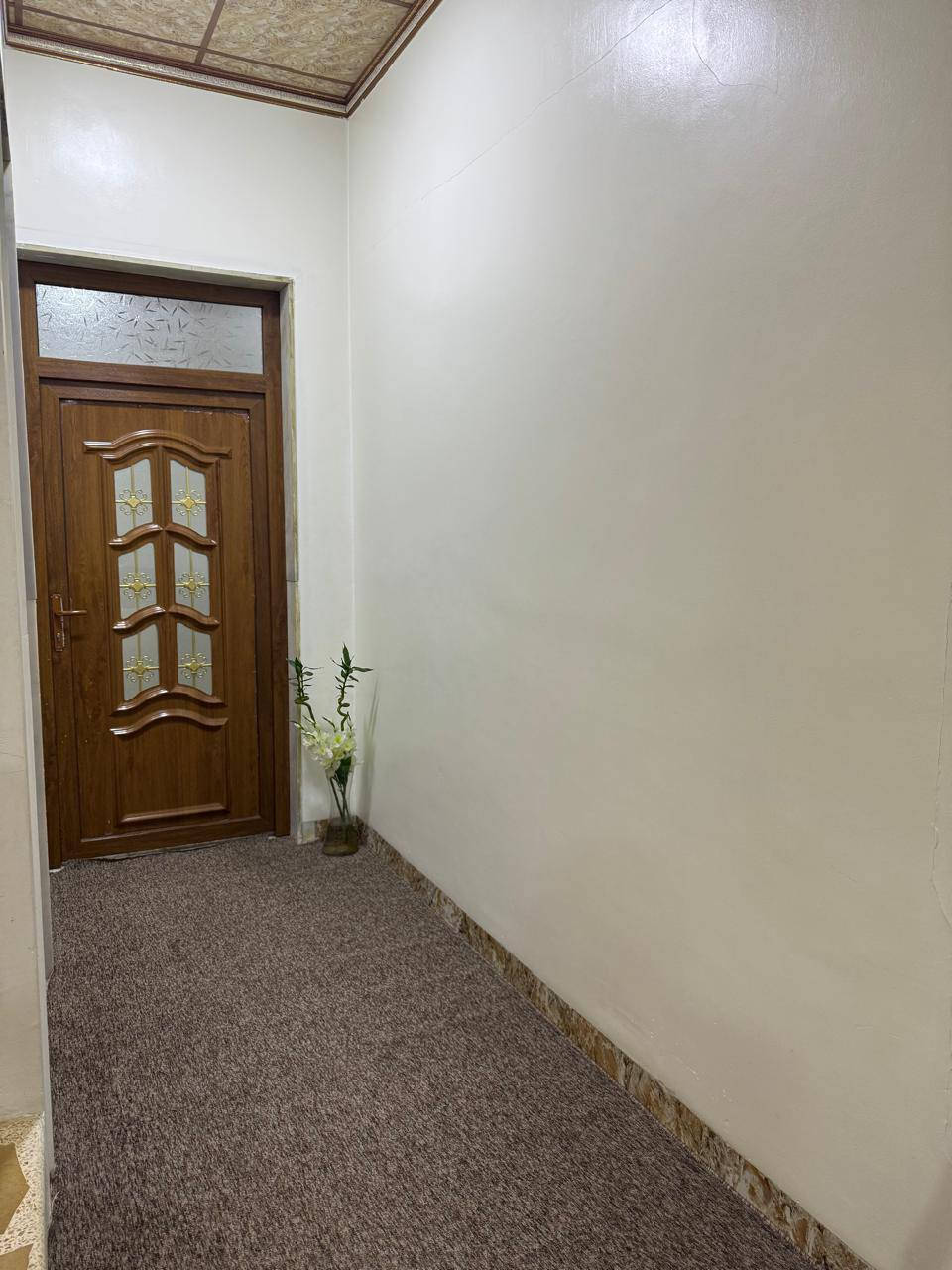 --- عقارات الموصل الحدباء ---
            💥🏠دار للبيع🏠💥

🔴  موقع الدار حي الفلاح قرب مسجد التقى

🔴 مساحة الدار 100 متر 

🔴 واجهة 5*20

🔴 بناء حديث... موقع ممتاز

🔴 طابقين يحتوي الطابق الاولى على مبطخ وصاله وغرفة نوم واحده وصحيات 
  طابق الثاني غرفتين وصاله وصحيات.. وبيتونه كبيره
  وسطحين.. 
      /////////////////////////////////

لمعرفة التفاصيل والسعر يرجى زيارة المكتب او الاتصال على
الرقم      ***********

🔴 نستقبل جميع طلباتكم وعروضاتكم....
