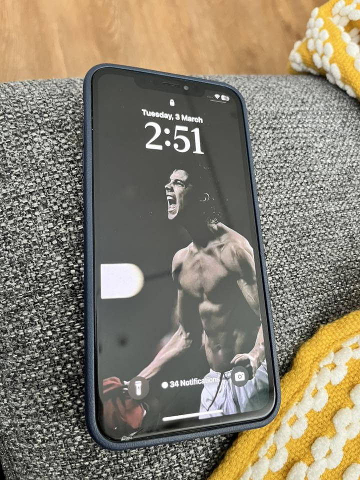 ايفون اكس اس ماكس ذاكرة256 مبدل بطارية وشاشة وضهرة متكسر كامراتة كلها تشتغل فيس ايدي عطلان رايدةب180مكاني بسماية 
وهذا الواتساب ***********
