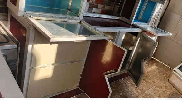 كاونتر قطعتين ارضي وملحق تسكام قياس 2 ونص تكم عمل درجه اولى السعر 225 وبيه مجال قليل العنوان محاويل ***********
