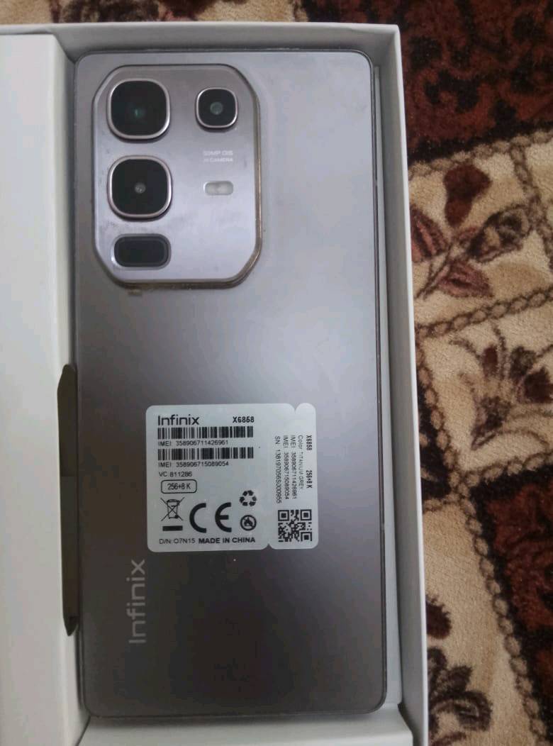 جهاز انفنكس نوت 50 للبيع جهاز نضيف صارلي شهرين من اخذته محافظ عليه بس شويه لزكه يرادله تبديل 
سعر جهاز 325 اذا عندك ايفون مراوس بي عادي اراوس 
رقم وتساب 
***********