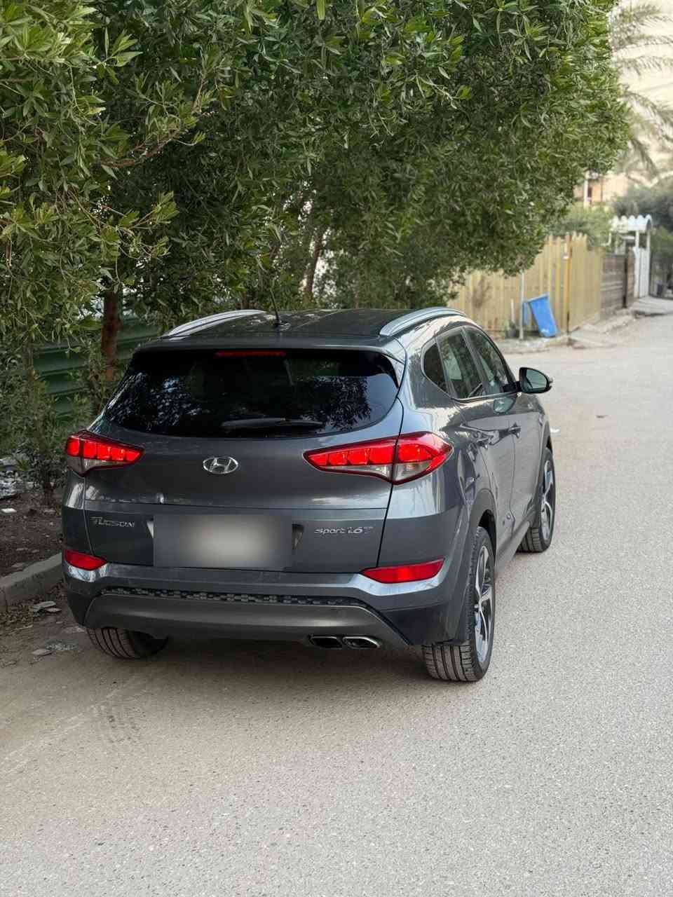 ⸻

🚗 للبيع | هيونداي توسان 2016

🔹 الموديل: 2016
🔹 المحرك: 1.6 تيربو
🔹 الوارد: أمريكي كلين
🔹بالعراق فقط صبغ بنيد بدون دواخل
🔹 المواصفات: فول (عدا الفتحة)
🔹 الرقم: بغداد دولي 
🔹 التحويل: ثاني يوم

💎 المواصفات والمميزات:
 • بصمة تشغيل
 • شاشة تدعم CarPlay & Android Auto
 • تحكم ستيرن
 • حساسات مرايا
 • كاميرا خلفية
 • لدّات (LEDs)
 • ويل سبورت
 • 3 أوضاع قيادة: Sport – Eco – Normal
 • تخم
 • تايرات جديدة
       ٠كشنات جلد

📸 صور أمريكا مرفقة بالمنشور
🛠 في العراق: جاملغ خلفي على وضعه

💰 السعر: 135 ورقة قابل للتفاوض

📍 الموقع: بغداد – الدورة – ابودشير
📞 للتواصل: ***********
وبالواقع احلة من الصور
