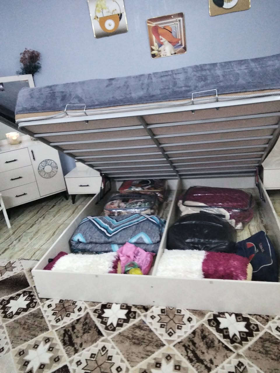 اسلام عليكم غرفة تركيه للبيع ومرتبه 
5 قطع 
سعره 470 الف 
المكان بغداد الأمين 
*********** واتساب
