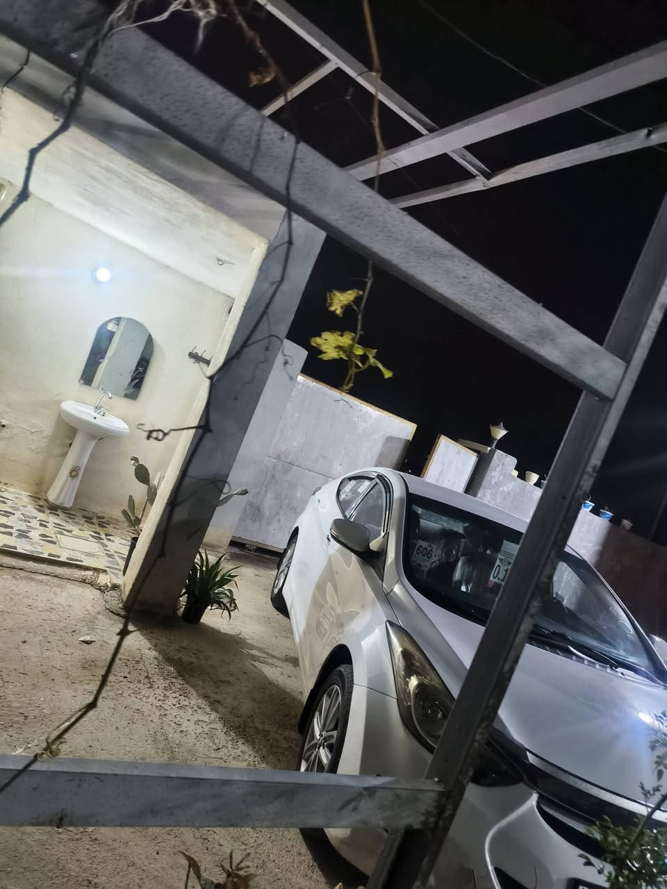 سلام عليكم ورحمة الله لنتره موديل ٢٠١٢ خليجي ماشيه ١٦٠ كيلو  سياره جديده بمعنه كلمه بيه شبر صبق بل دوسه كد شبرين الباب  شبر لباقي كفاله كير مكينه صدر مامي وخلفي كله جديد مدوشمه رضيه تخم تاير جديد تبريد  ثلج  رقام نكليزي جديد مكان 📍 سياره يم لبوابه مال شعب *********** بي وتساب سعر ١١٣ بيه مجال سياره جديده مكينه ١٨٠٠
