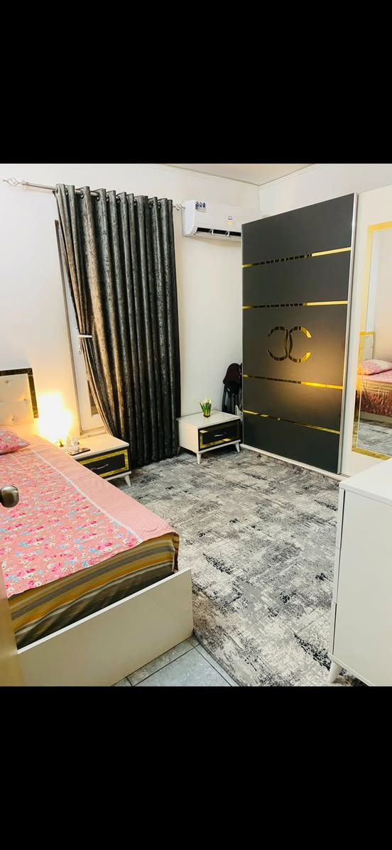 السلام عليكم
للبيع 120 غربي طابق 9 بلوك B1 بيها مطبخ درجة اولى جديد والشقة نظيفة كلش جديدة والبيع من صاحب العقد مباشر وشرط التحويل تنباع كاش السعر المطلوب 142 مليون للاستفسار 
***********
*********** واتساب
