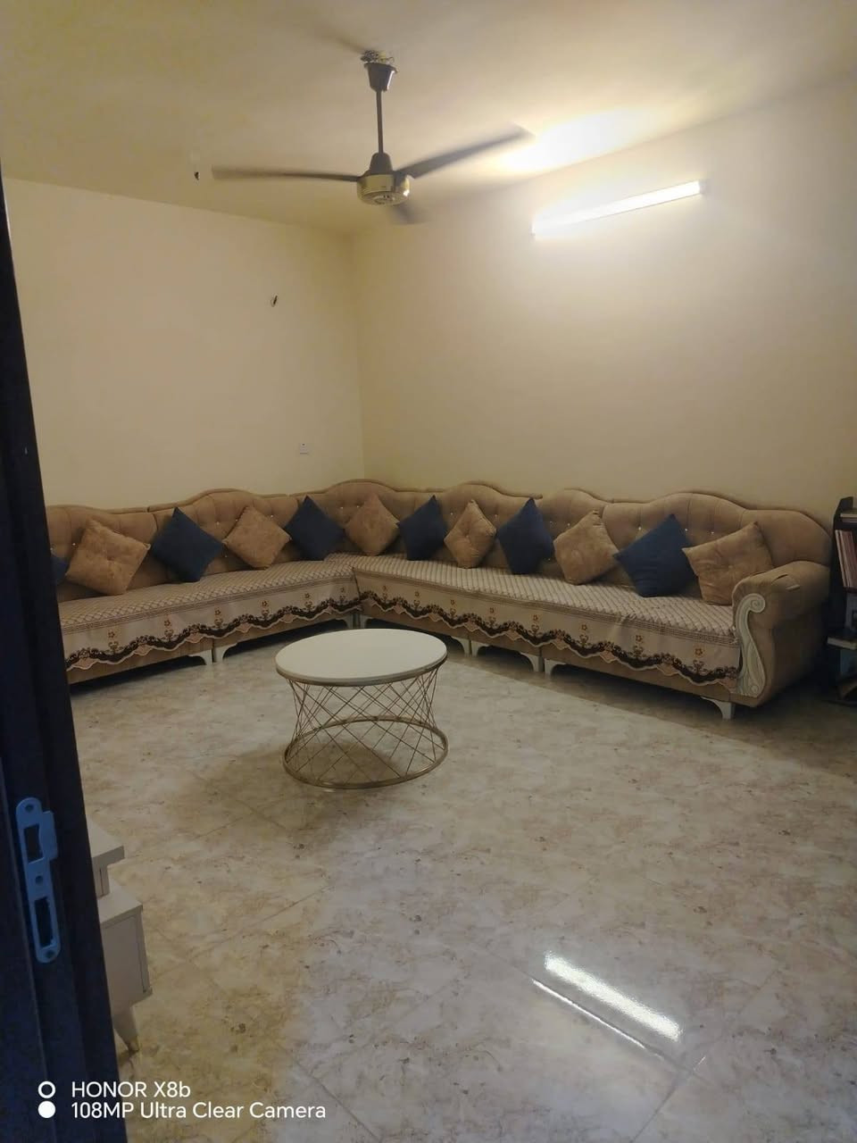 بيت في مجمع الجوهرة ٢٥٠متر صدر طير فيروز ١طابق واحد ومسدد كامل والتحويل مباشر
***********
