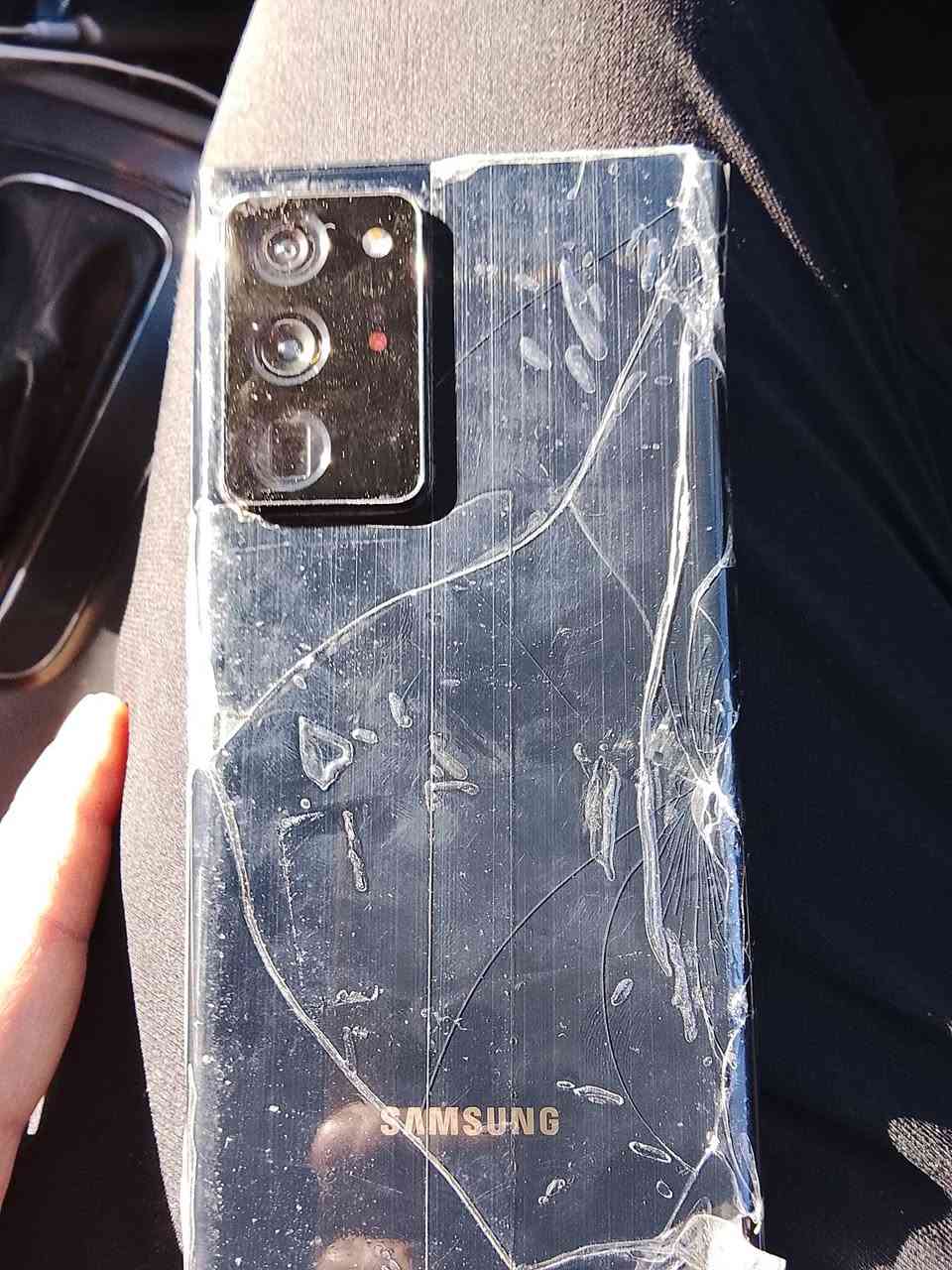 Note 20 altra للبيع
ذاكرة 256 

بي شاشة مكسورة وظهر مكسور


**إذا كنت صاحب هذا الإعلان وتريد حذفه لأي سبب، رجاءا أرسل رسالة إلى الدعم الفني**