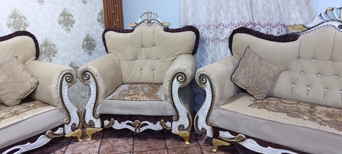 تخم  10 نفرات بلوك اسود بدون ضرر 325 وبي مجال المكان الكاظميه للاتصال *********** يوجد توصيل
