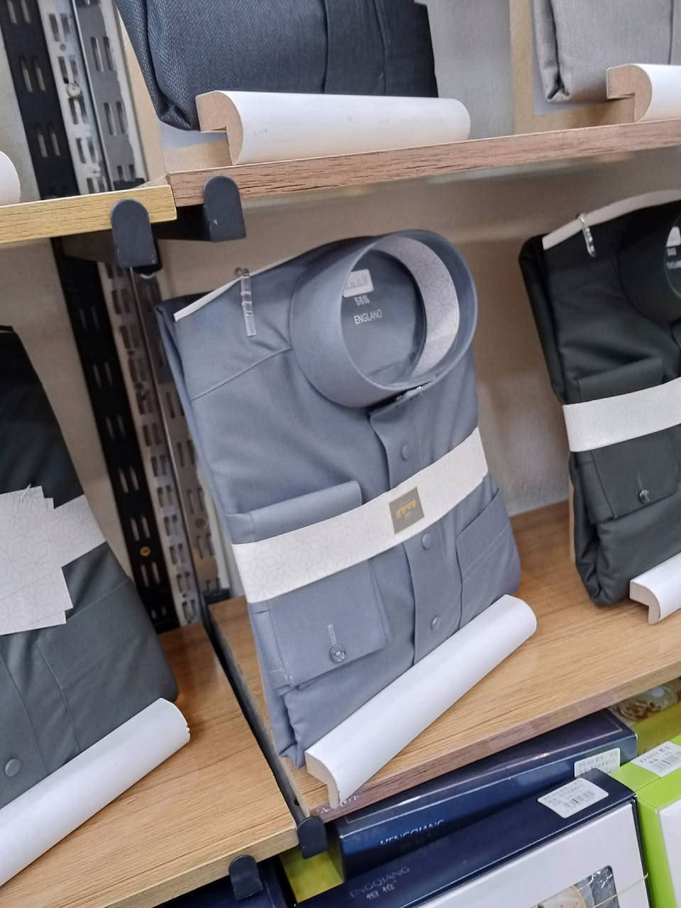 #بضاعة قبل رمضان قماش شتوي إنكليزي
#جملة +مفرد
#قطعة ب٢٢ #قطعتين ب٤٠ فقط
#جميع القياسات.والاسعار ثابته
المكان .الخفاجية قرب جامع محمد سلطان.
*********** واتساب.
***********
