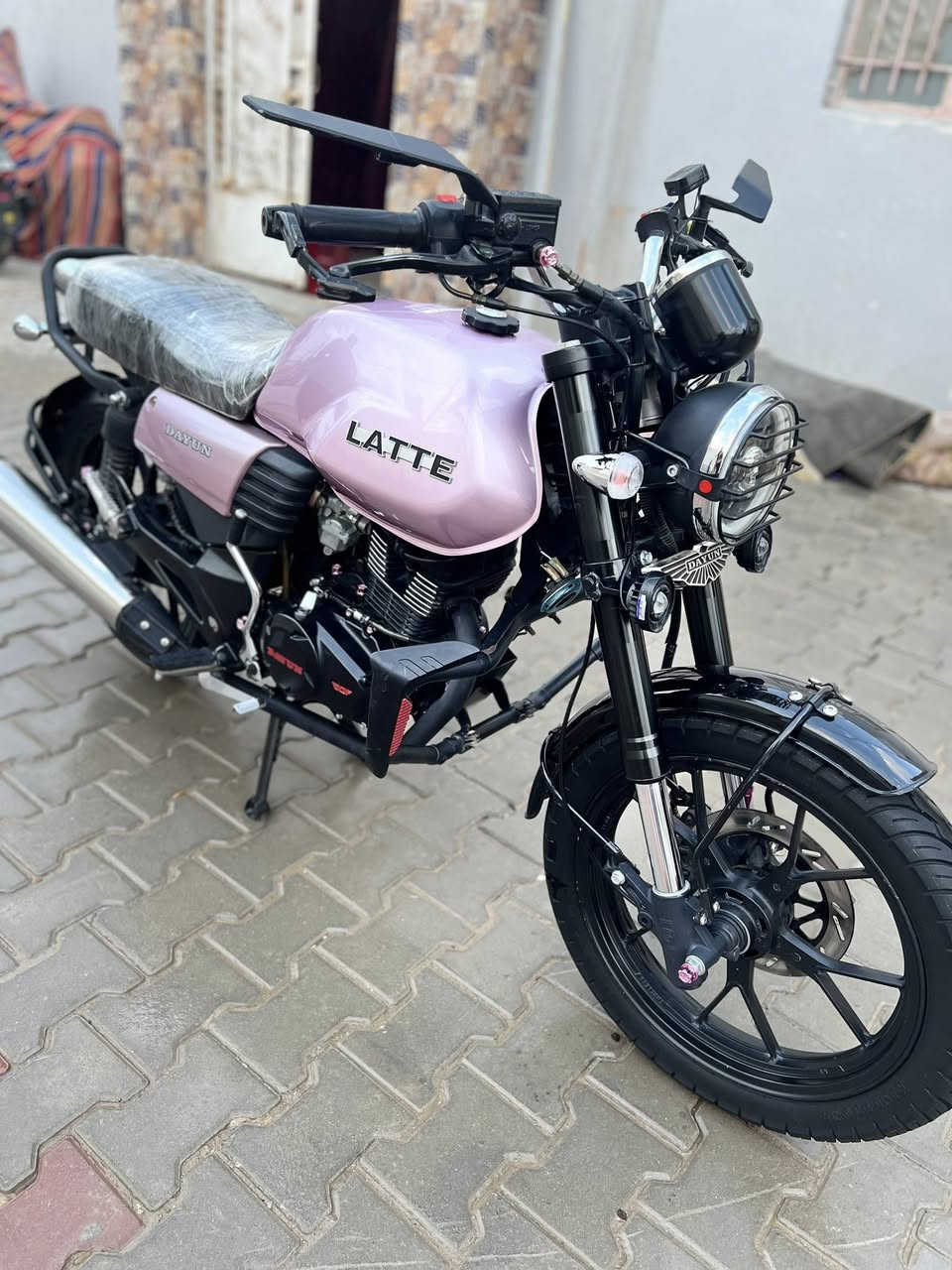 سلام عليكم دراجه دايون لايتي  موديل٢٣ طالعه بل ٢٤ اوراق اصولي مكينه١٥٠ دراجه مكفوله ماشيه١٥ ألف عنوان واسط قضاء الحي رقمي ***********
