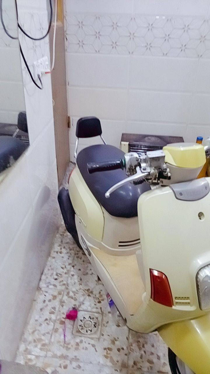 سلام عليكم دراجه بوليس للبيع
الدراجه مصار شهر من نازله من الرمبه
السعر 750 وبيه مجال حك الجيه مستعجل على بيعته كلش ***********
