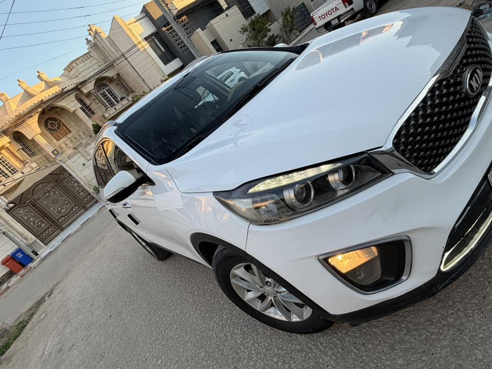 السلام عليكم ورحمة 
سورنتو موديل16 شكل 20
وارد امريكي 
رقم بغداد انكليزي
ماشيه 90 الف حقيقي
المواصفات
شاشه كامرا
تحكم جهتين
لد امامي خلفي
كشاف
داخل لونين صاج
اشاره بالمري
ويلكب 17
ميكينه 2400
كير خير من لله
حداديه جديده
تبريد ثلج
حادثه فقط بنيد وملاونين الجاملغات ويا فقط بدون داخل 
صور الحادث موجوده  يعني صبغ فقط رش مابيه اي ضرر
سياره مال جناي يعني حاهزه الاخير متذب عليه الف من كلش 
السعر 154 وبيه مجال 
مكاني بابل ***********
