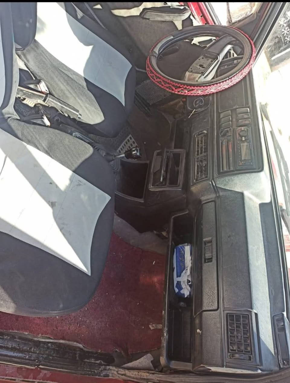 السلام عليكم سياره كولف موديل 1991 مكينه بيه تبخير كير شرط رقم أخضر شرط التحويل السعر 17وبيه مجل ***********
