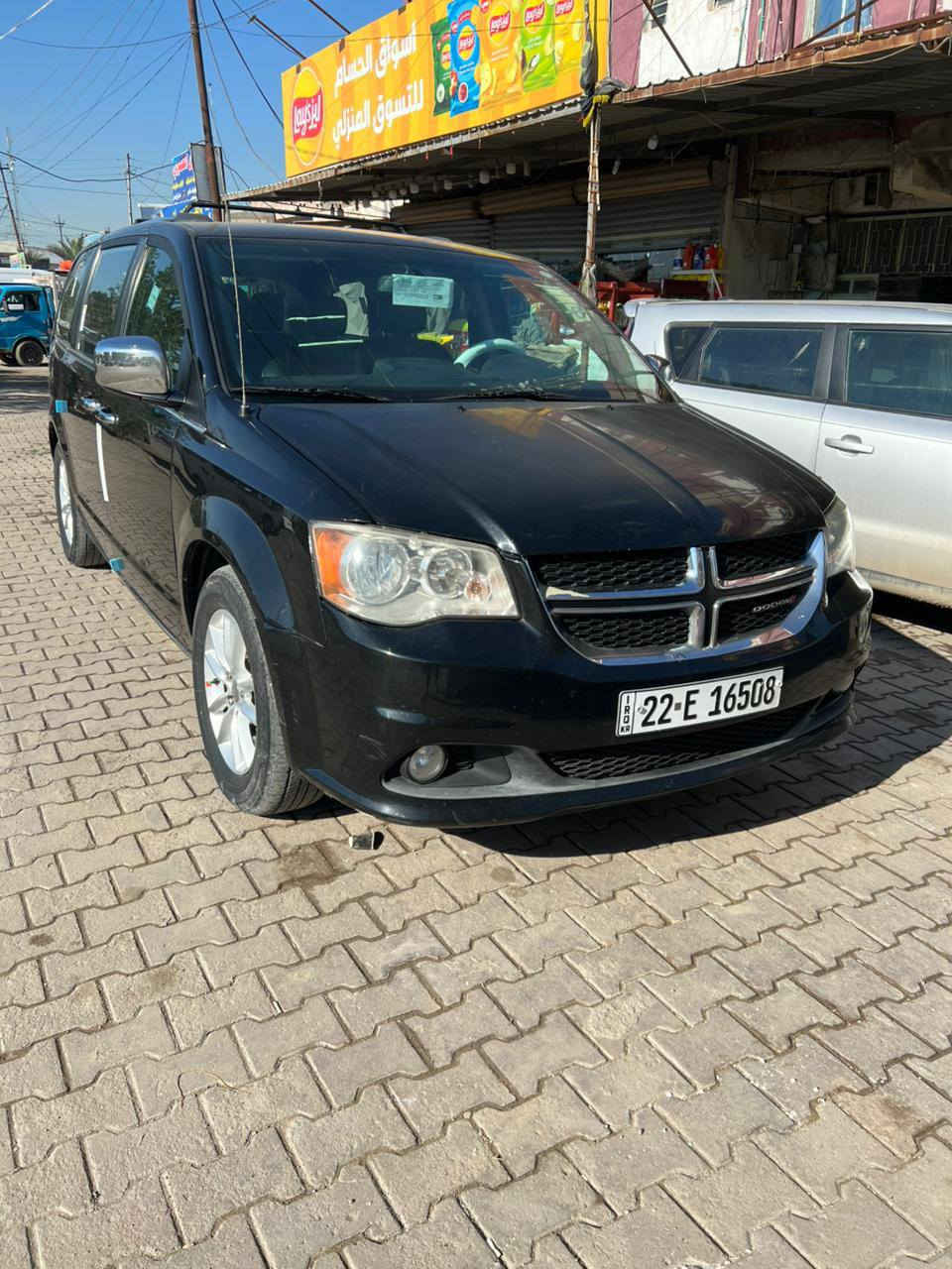 السلام عليكم للبيع او المراوس دوج كرفان 2018 sxt سياره جاهزه بدون نقص بوب كهرباء كشنات بلع رقم اربيل الجديد سنويه وهزه جديد ب اسمي حادثهاا صبغ جاملغ الامامي والبنيد بدون ضربه سونار مرفق بالمنشور  رقمي ***********  *********** السعر 175 وبيهاا مجال حك الجيه مكاني بغداد
