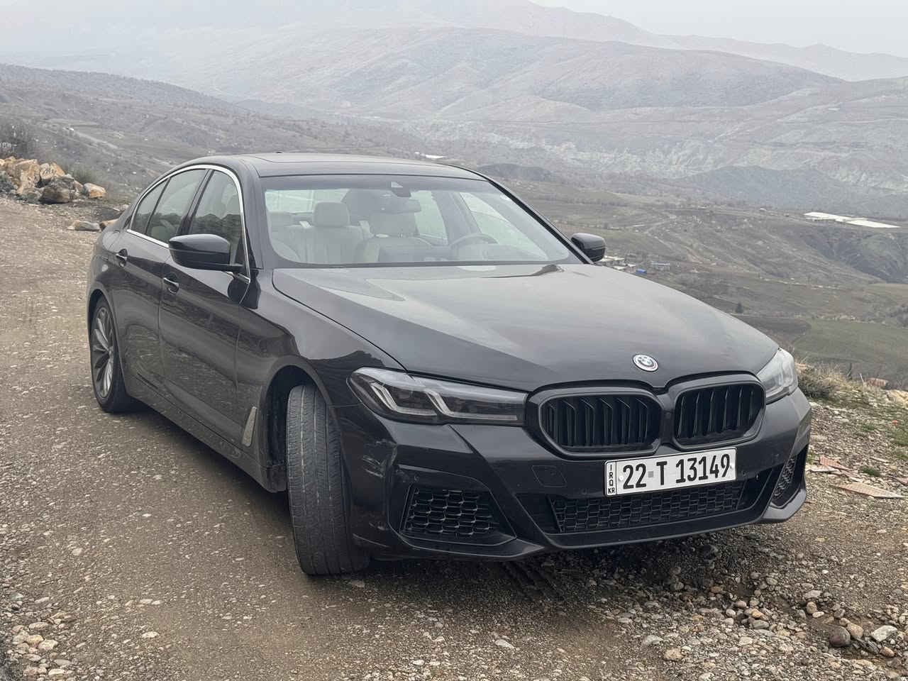 السلام عليكم بي ام 530i موديل2022 حادثها مرفق بالصور جاملغ وبنيد فقط بدون دواخل سطحي بدون ايرباك ماشية53 داخل ابيض صفر مسج رقم اربيل بأسمي السعر315 وبيها مجال فول مواصفات فتحة داتو شو هيترات ستيرن وكشن وباقي المواصفات ***********
