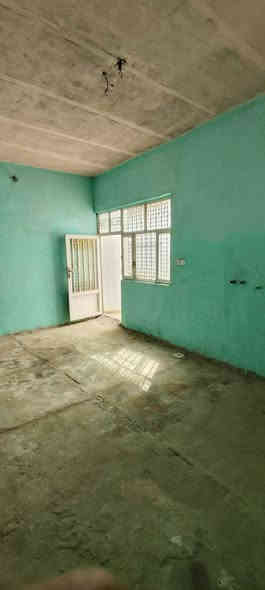 229
دار للايجار  (200 متر) شارع الصب خلف البانزين خانه الغدير 
السعر الايجار 225 الف 
يحتوي على طابق واحد
 غرف2   مطبخ   صاله   ، استقبال
خزان   سخان   ماطور. خط مولد 
ـــــــــــــــــــــــــــــــــــــــــــــــــــــــ
بيت نضافه وسط
الارضيه صب كلوله من طرف علي علي امانه ابو فاضل  
للاستفسار ..***********
***********
