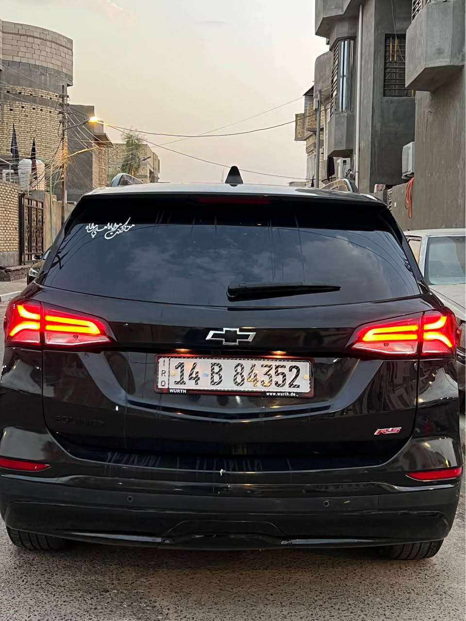 السلام عليكم شفرليت اكوينكس موديل 2024 لون اسود 
ماشيه 50الف السياره وارد أمريكي ضربتها من امريكا قبق صندوق فقط الضربه سطحيه واهنا بلعراق صار بيها تبديل جاملغ وبيها بارد فقط باقي السياره كفاله عامه قول مواصفات للأخير ماعدا الفتحه فئه RS مختمه فول تحويل ثاني يوم إذا عندك مراوس عادي اراوس للبيع او مراوس
*********** Singapore
