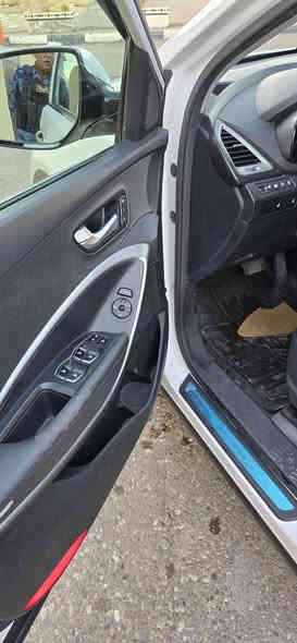 ألسلام عليكم....

سنتافي ٢٠١٦ وارد كندي وبمعارضنا يسموها اسرائيلي 
* ضررها جلخ اربع اصابع چاملغ امامي جهة النفر وبالبوند بيها مكان مشلوع الصبغ تجي وتشوف بعينك وانطيك شرط الفحص وين من يعجبك اما كضمان مكينة وگير هم عالفحص تفحص وتشوف بعينك (هذا بيت نار مااگدر اضمنو )
مكينة ٤ 
السيارة ك مواصفات معروفة وواضحة ومبينة فول فول 1\1 
ماشية ١٢٧ الف كيلو متر قابل للزيادة 
السعر ٢١٠ 
واذا مراوس بسيارة عالية اقل من سعرها مع فرق مو مشكلة 
للتواصل 
***********
***********
