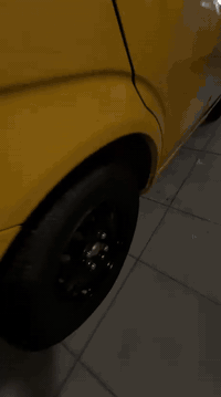 السلام عليكم 
طيبه موديل ٢٠١٦ رقم انكليزي هزه جديده مكفوله مكينه وشواصي حداديه كامله هيئه وغرامات مصفره بيهة باب وجاملغ الورا صفحه السايق مضبوغات السياره كامله وخير من الله مكاني الشعب وبسمي سعرهة ٤١ وبيهة مجال  رقمي ***********
