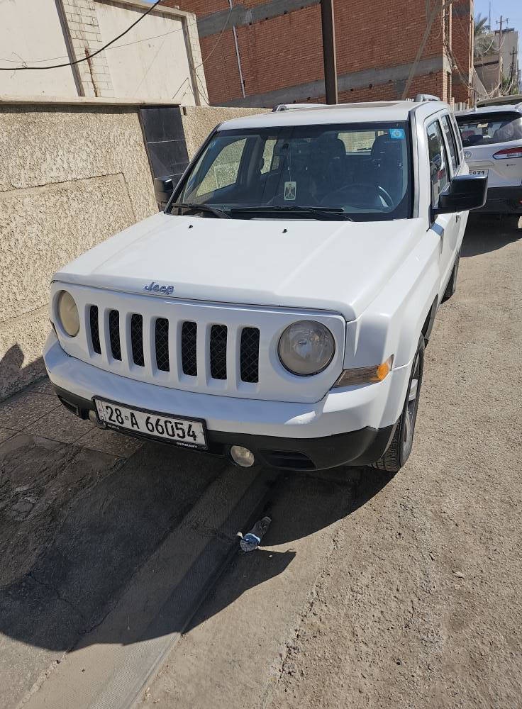 السلام عليكم. باتريوت موديل 2017 فئة لاتيتيود. فور ويل. فتحة بالقمارة. كرسي السائق كهرباء وتدفئة بالكراسي الامامية. محرك 2400 رقم دولي السنوية بإسمي ولغاية شهر 12 2028 .مكاني بغداد .الحادث أمامي بنيد وجاملغ ايمن. السعر 102 وبيها مجال .الاتصال *********** .متوفر واتساب بغداد, العراق
