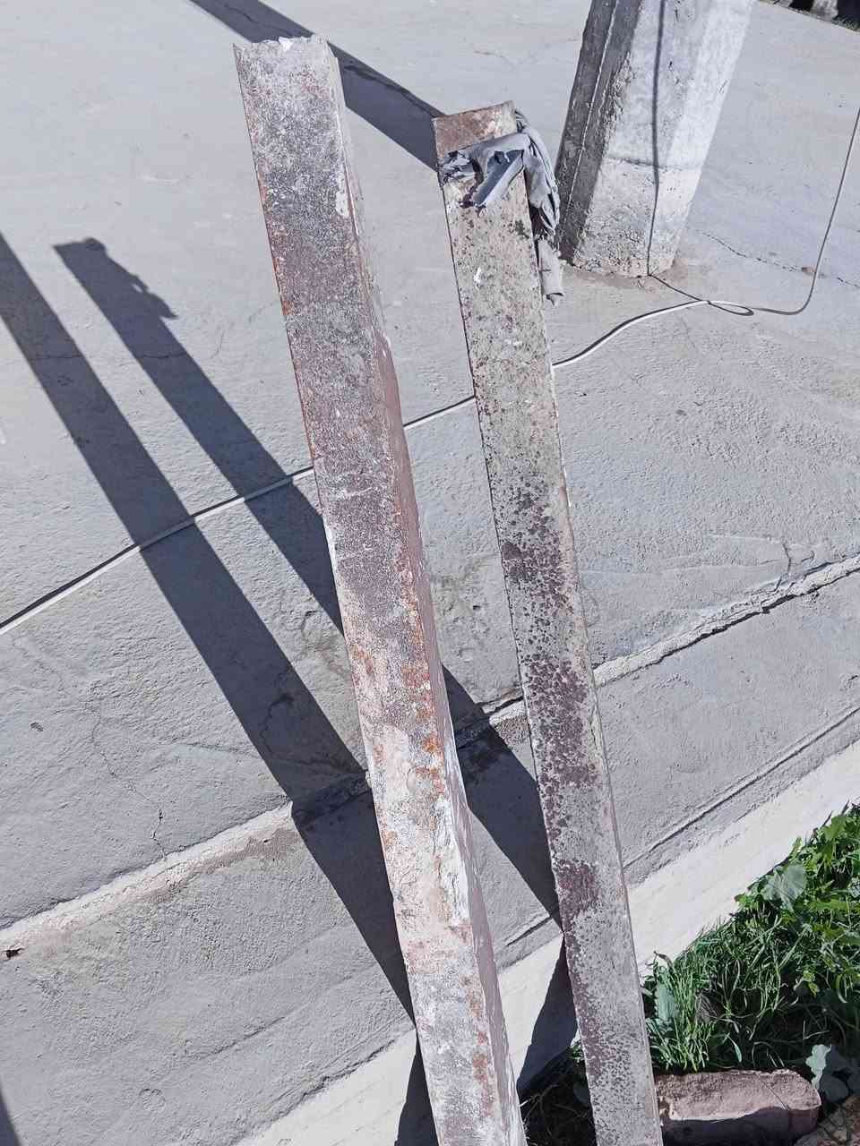 السلام عليكم
للبيع حديد تفليش بيت قديم :
شيلمان تفليش قديم اصلي نضافة 95% العدد 22 شيلمانة طول الوحدة 4 ونص متر
شيلمان مقاصير الطول تقريبا متر ونص العدد 16 النضافة فول
(يعني الشيلمان مجموعه 123 متر طول)
هنگلاين مختلفة الاحجام العدد 8 نضافة 90%
شبابيك تفليش العدد 5 مختلفة الاحجام نضيفة جدا بس يحتاجن تنضيف وصبغ ويدات
بيبان  نضيفة كلش العدد 5 بس يحتاجن تنضيف وصبغ و كيلون 
العنوان بابل / السدة /المهناوية /الليلي
للاستفسار المراسلة على الخاص


**إذا كنت صاحب هذا الإعلان وتريد حذفه لأي سبب، رجاءا أرسل رسالة إلى الدعم الفني**