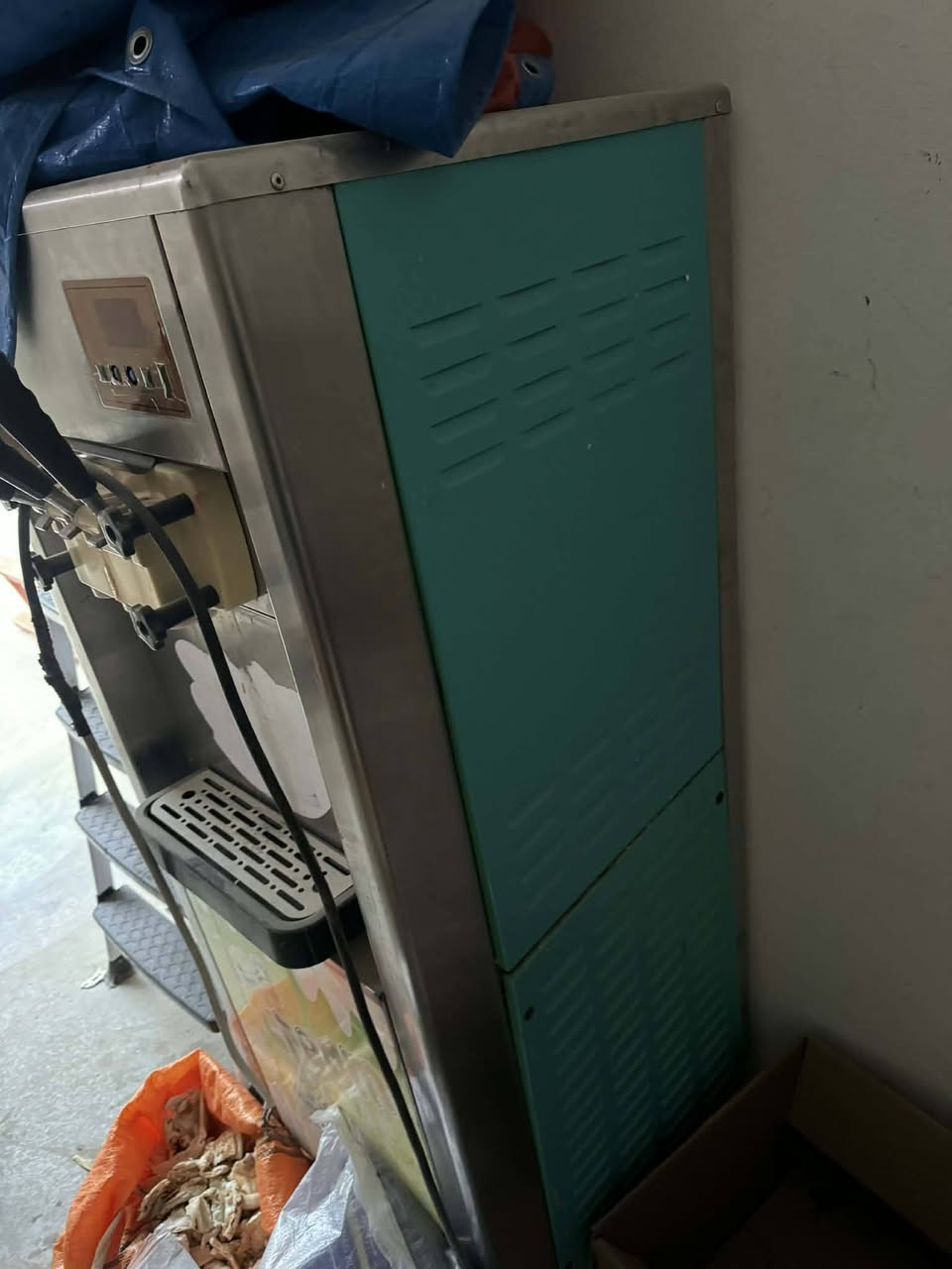 السلام عليكم
سوفتات للبيع 
انبيرو مشتغله شهرين غراضها الاحتياطيه بعدهن بجيسهن
سوفت الشمس 
مكاني ديالى 
***********
