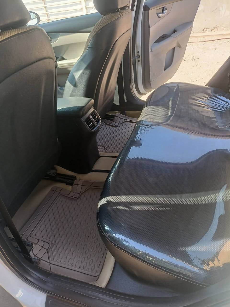 السلام عليكم للبيع سيراتو 2019 فول من عدة بصمة مكفولة كفالة عامة مكينة 1600 مكفولة من كير وحدادية تخم تاير ماشية 183 تريد وكالة تريد تحويل سعر 153 وبيهة مجال بسيط مكان شامية رقم الهاتف ***********
