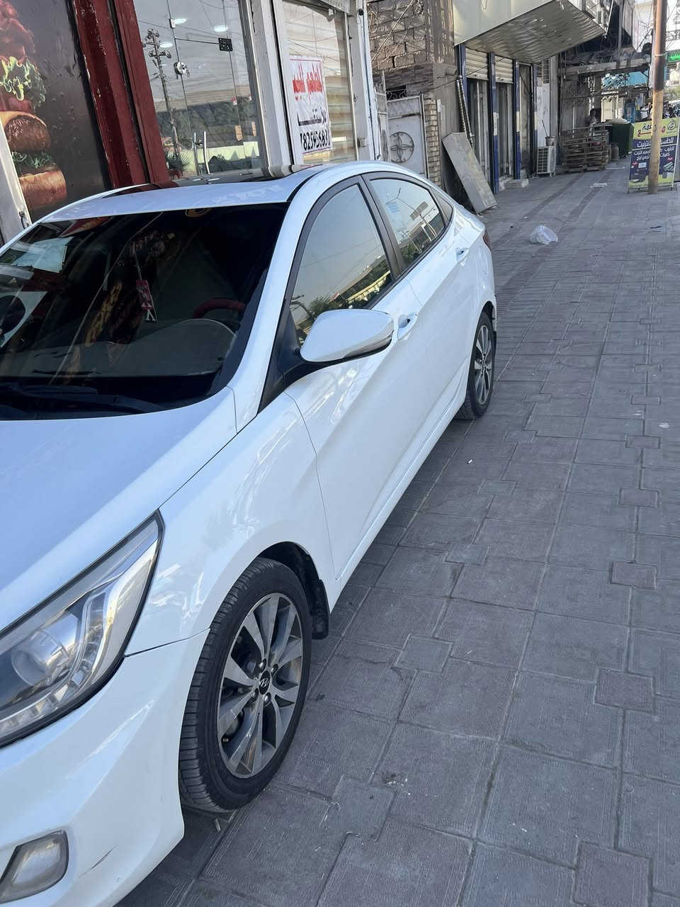 السلام عليكم
كلشي موجود بالسوك 
اكسنت 2016 خليجي 
ماشيه 90 ألف حقيقي 
فتحه سقف 
شاشه انرويد
اشاير بالمري 
مكينه وكير خير من الله 
السياره رقم بابل السنويه نافذه شرط التحويل 
السياره بيه ضربه بالدوسه 
وبيه بارد شي قليل بالبابين عكس السايق 
حداديه 70/100
السعر 110 وبيه مجال 
المكان بابل المدحتيه 
***********
