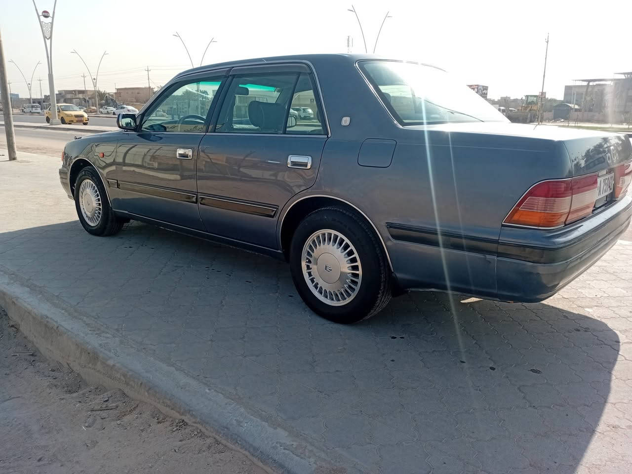 سياره راس ثور تكم ابتر  موديل 2000مكفوله من ضربه بيه صبغ(***********)
