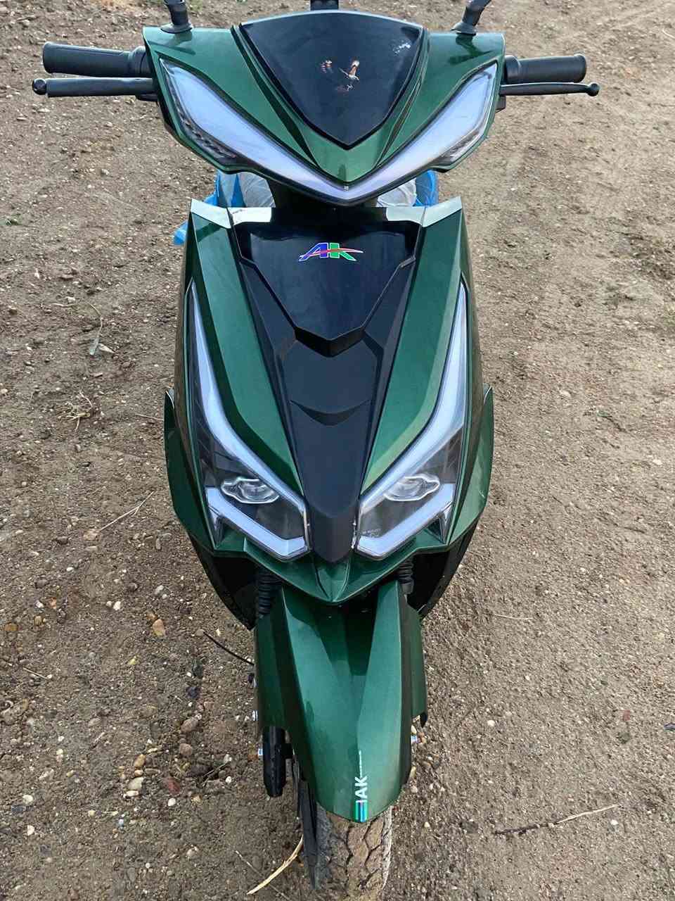 سلام عليكم دراجه شحن للبيع موديل  2025 قبل اسبوع  مشتريها  من جمعيه معتاز فلوس وريد ابيعها 6بطاريات  كهربائيات كلها شغاله السعر700 الف وبيها مجال العنوان جزيره الخالديه   ***********
