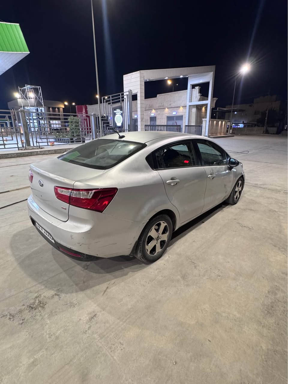 كيا ريو للبيع 2014حادث جانبي باب وجاملغ 
جهازه سياره كلها كير محرك تبريد خير من الله 
مكاني بغداد حي الاعلام 
*********** بغداد, العراق
