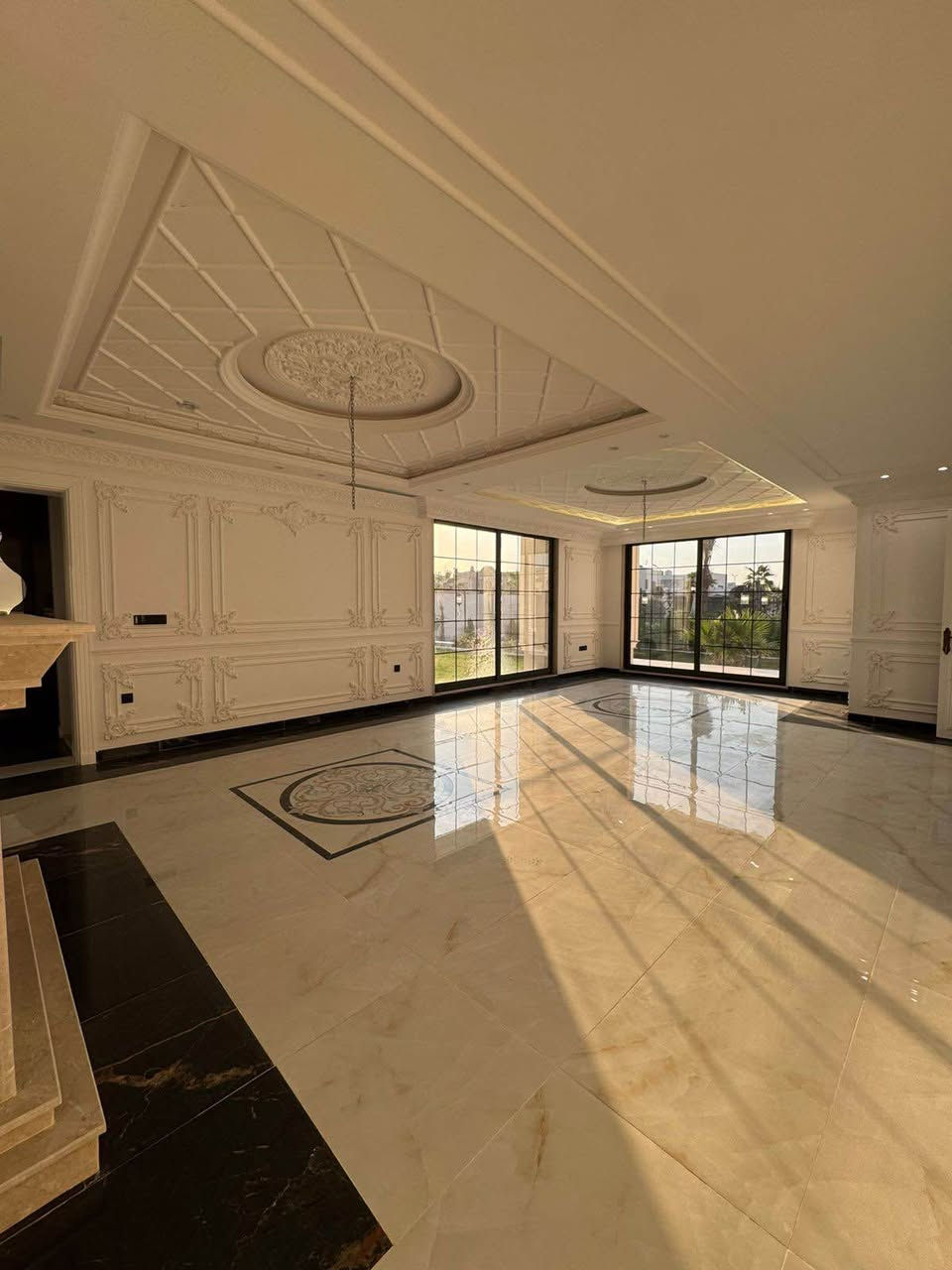 اعلان كود 120 
فيلا للبيع في كنجان ستي

مساحة 1400 م 
يتكون من 7 غرف نوم   كل غرف بي سويت 

مصبح + جلسة عربية + جيم + باربويكي 

فيلا صفر  نظام شوفاس +دكتات +حريق 

للستفسار اكثر اتصلو على ارقام الثالية 
*********** أربيل, العراق
