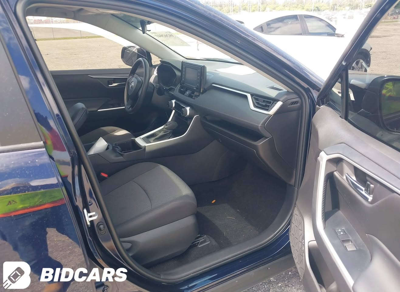 سلام عليكم رف فور موديل 2022 ماشيه 25 ميل
بدون دواخل فقط مبدل جاملغ ودعاميه 
كل الاوراق بسمي 
مراوس بكامري من مديل 18 الى 21 وينطي فرق
اي استفسار *********** بغداد
