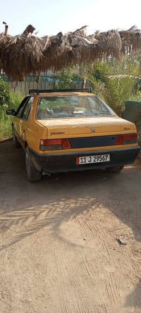 بيجو روى للبيع يرادله شويه ترديب  رقم بغداد. لاماني مصفره كلشي العنوان...