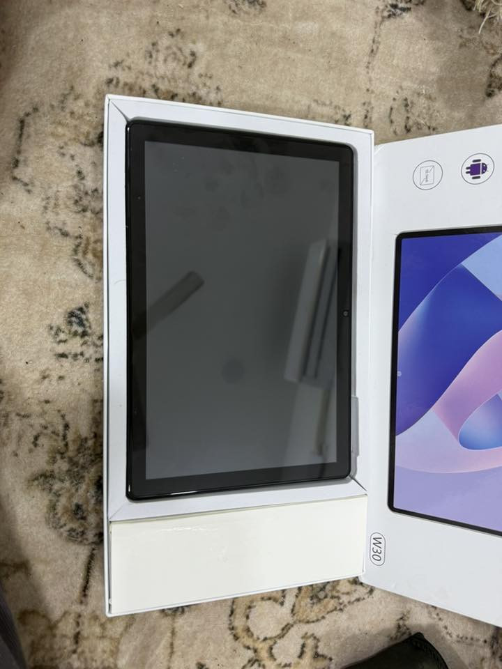 ايباد غير مستعمل مع كامل ملحقاته 
حافظه مجلده 
كيبورد كتابه
قلم لمسي
ماوس
كيل شحن الايباد
كيبل شحن الماوس
كيبل ربط الكيبورد بالايباد
السعر كامل 80 الف 
رقم هاتف ***********
